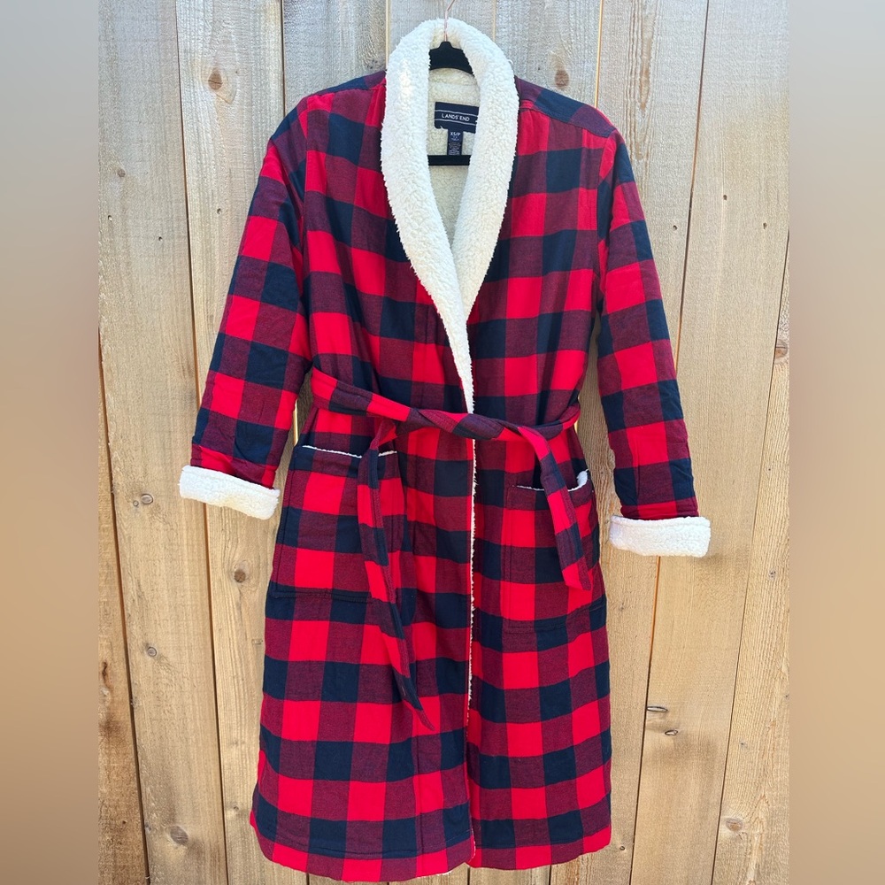 Lands' End buffalo plaid Sherpa robe